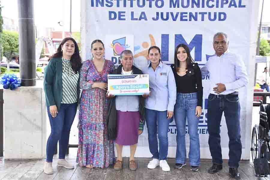 Inauguran el bazar “Jóvenes emprendedores” en Ezequiel Montes.