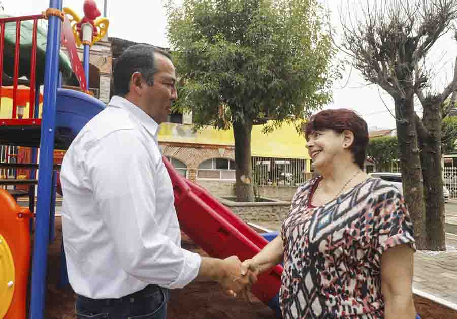 Entrega Roberto Cabrera Parque La Viña donde se invirtieron 1.2 millones de pesos