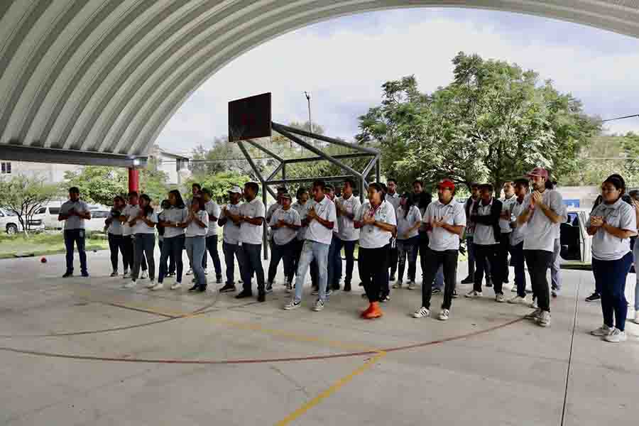 Encabeza titular de SEDEQ rehabilitación en escuela primaria