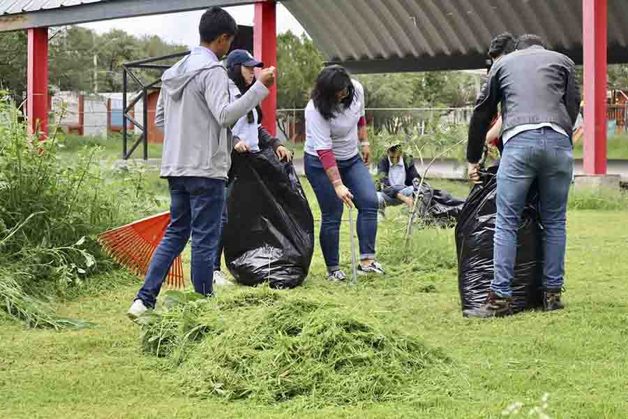 Encabeza titular de SEDEQ rehabilitación en escuela primaria