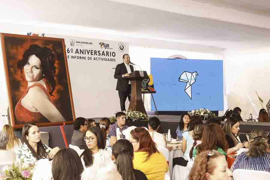 Roberto Cabrera asiste a 6º Aniversario e Informe de Fundación Chabely