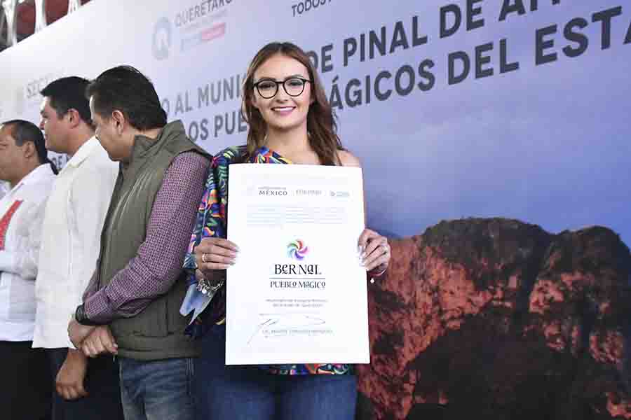 Bernal recibe ratificación como Pueblo Mágico.