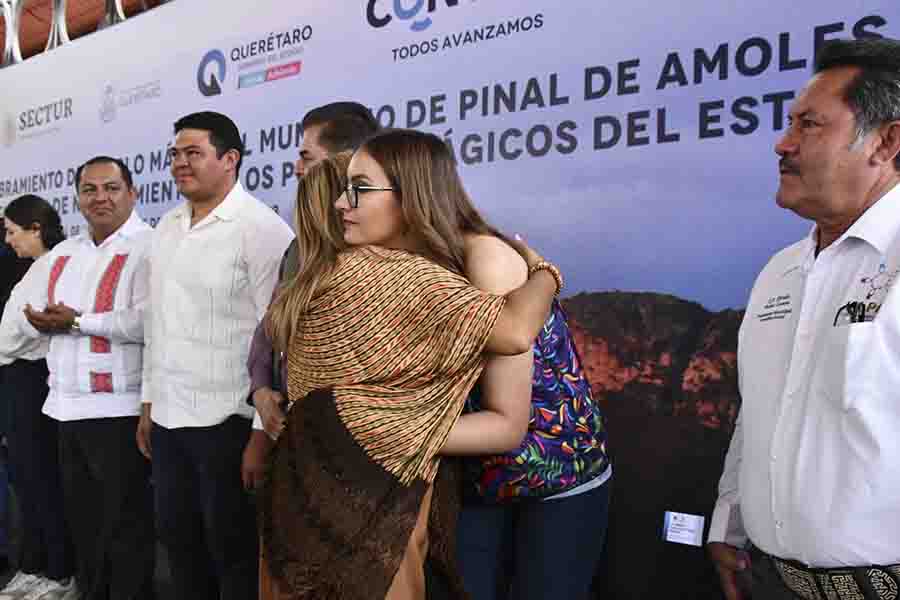 Bernal recibe ratificación como Pueblo Mágico.