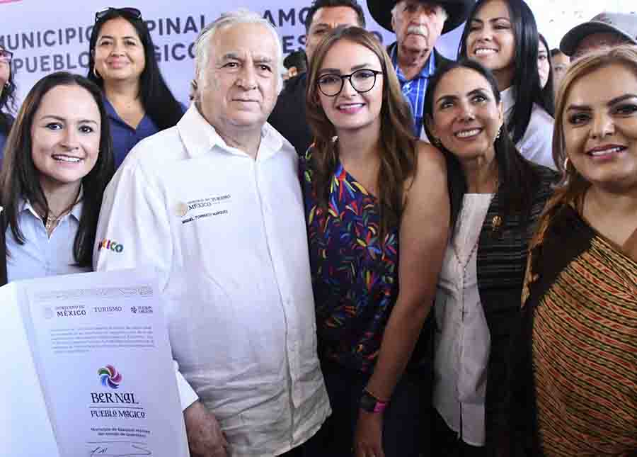 Bernal recibe ratificación como Pueblo Mágico.