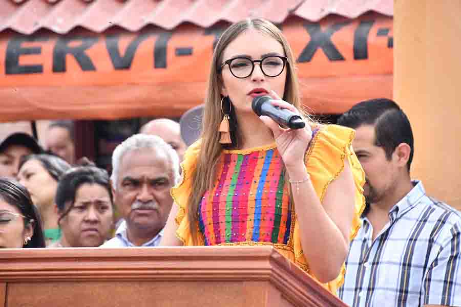 Ezequiel Montes celebra la Independencia Nacional, con el tradicional desfile.