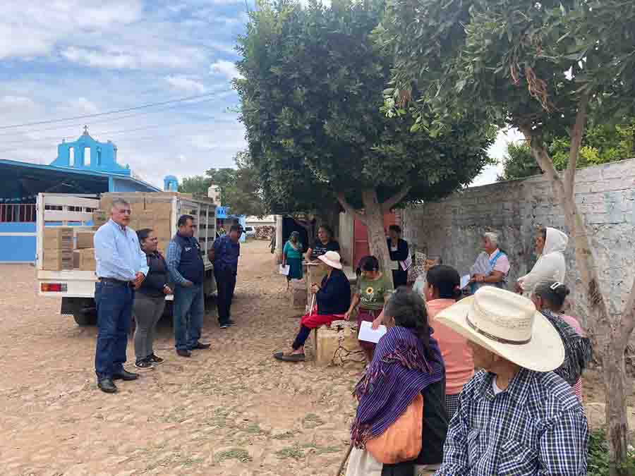 Diputado Juan Guevara Acompaña Entrega de Paquetes Alimentarios