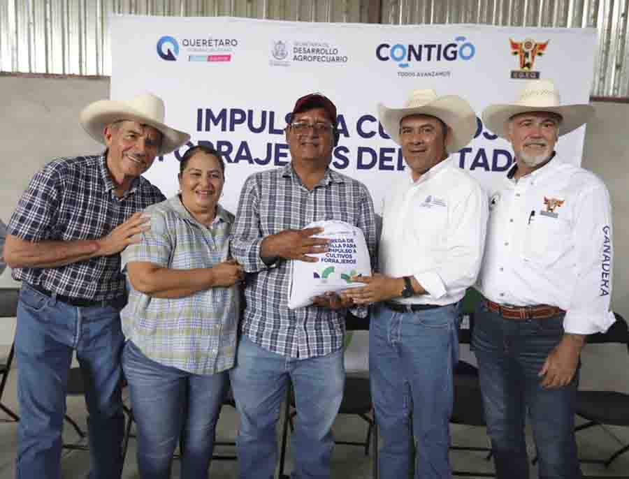 Entrega de semilla del Programa Impulso a Cultivos Forrajeros en la Sierra Gorda