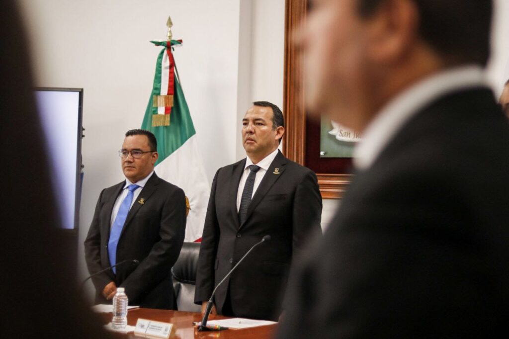 Roberto Cabrera entrega Segundo Informe de Gobierno al Ayuntamiento de San Juan del Río