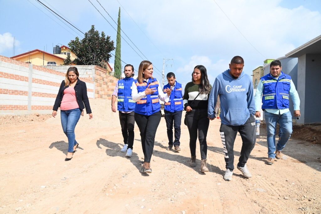 Titular de CEI supervisa mejoramiento de calles en Tequisquiapan
