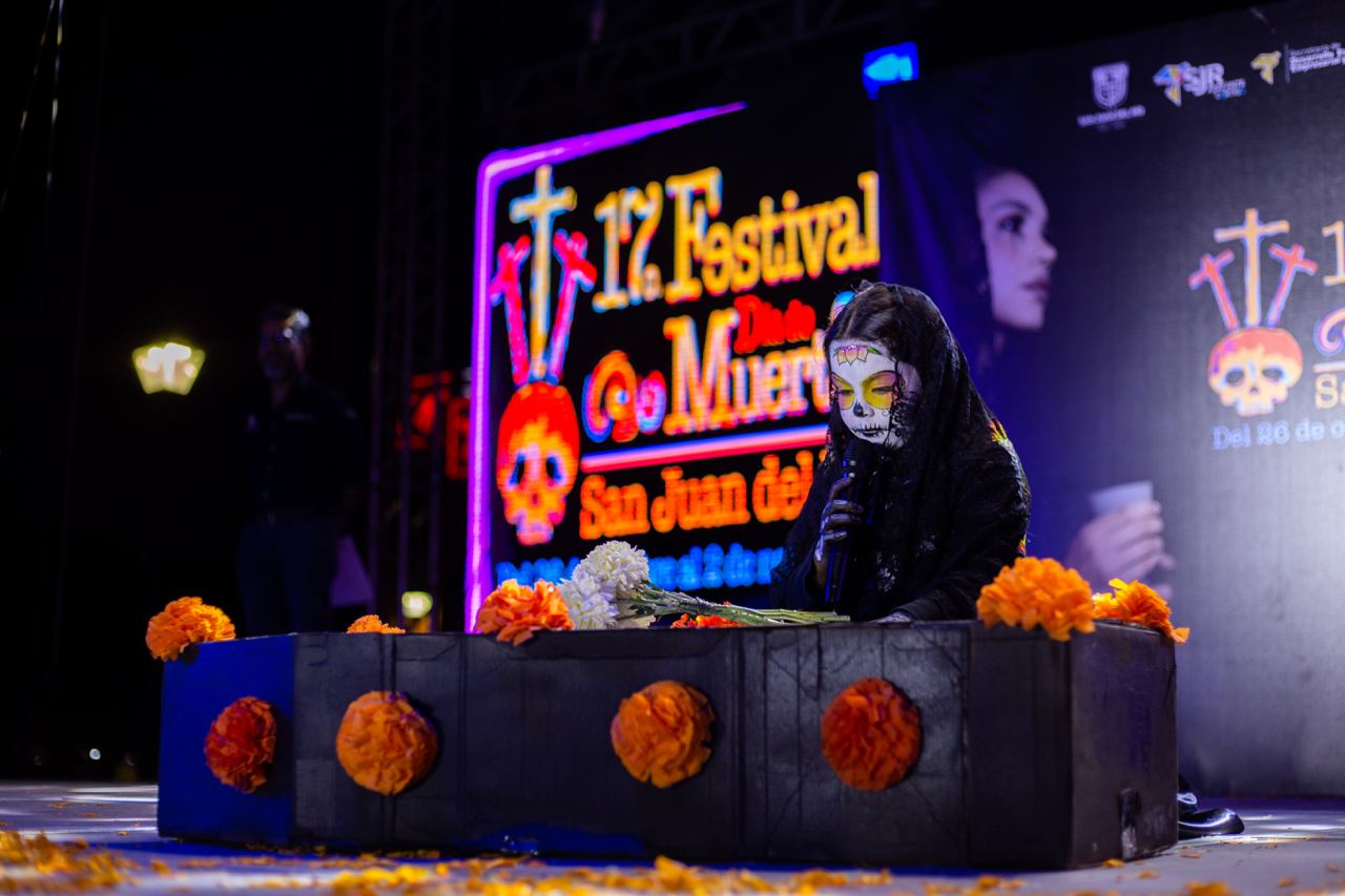 Premian a ganadores del Concurso Infantil de Disfraces Mexicanos en San Juan del Río