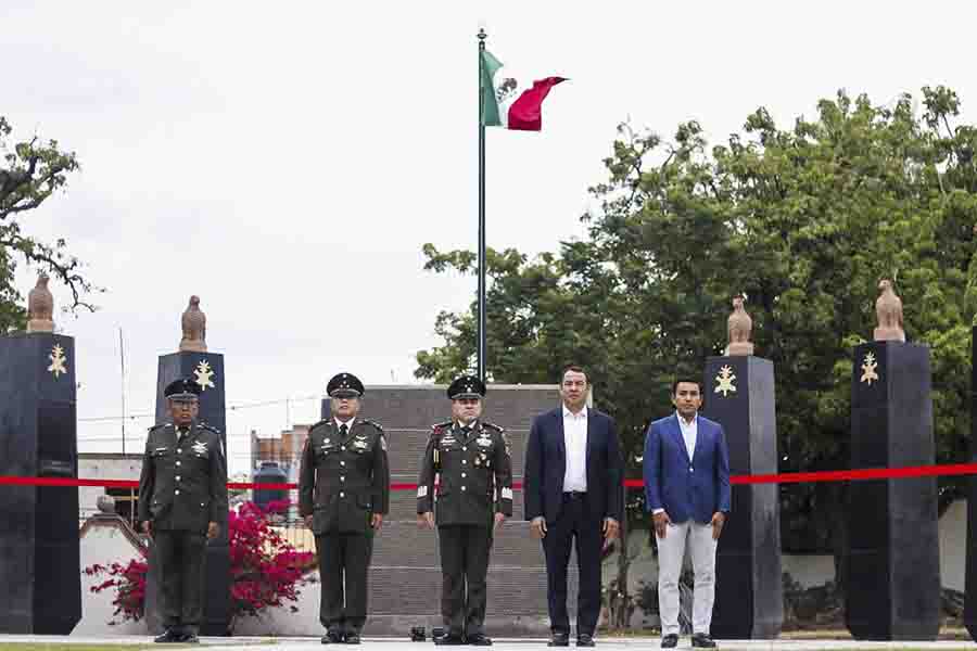 Hemiciclo a los Niños Héroes: Un Homenaje a la Defensa de la Libertad en San Juan del Río