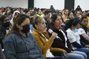 Imparte SEDESOQ taller de crecimiento personal a mujeres de Cadereyta