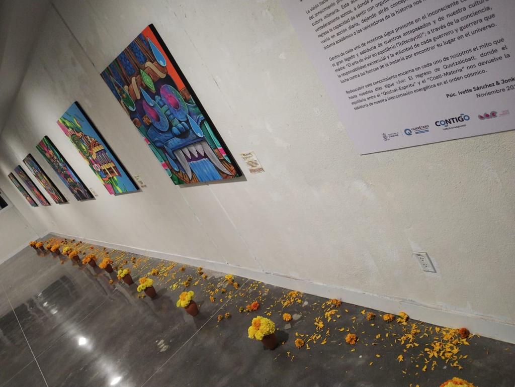 Inaugura Jonky su exposición Visiones del pasado en el CAE