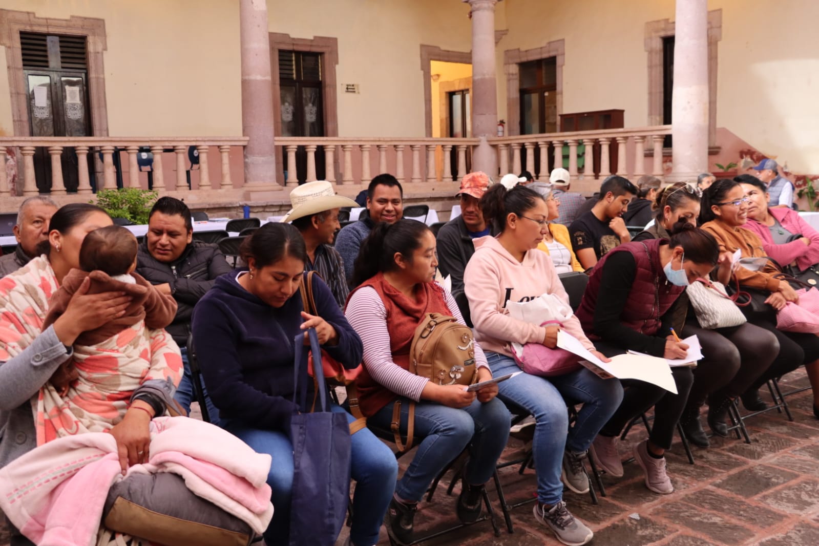 Más de un centenar de personas acuden al ¨Miércoles Ciudadano”