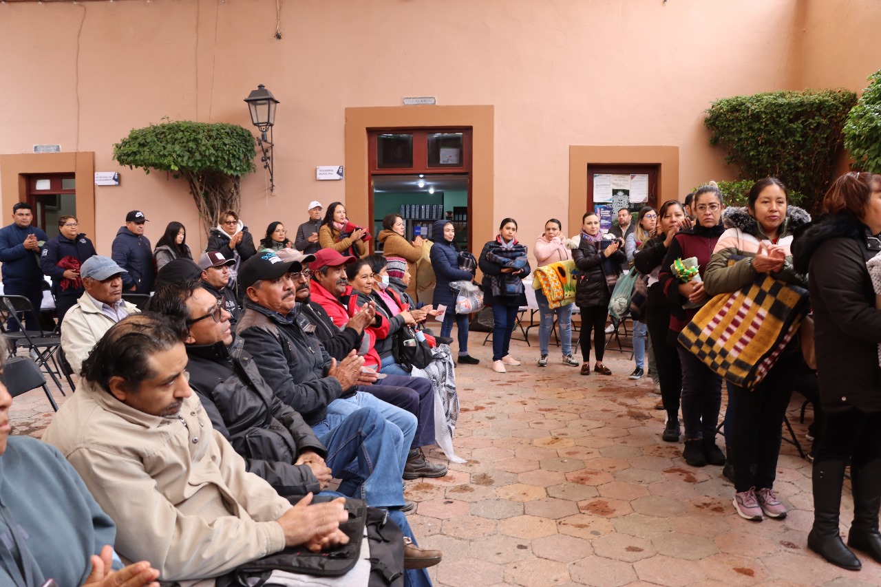 Inicia colecta de cobijas Abrigando corazones cadereytenses