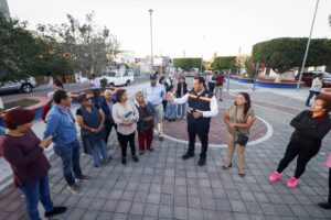 Roberto Cabrera realiza recorrido por parques de colonia Pedregoso en San Juan del Río
