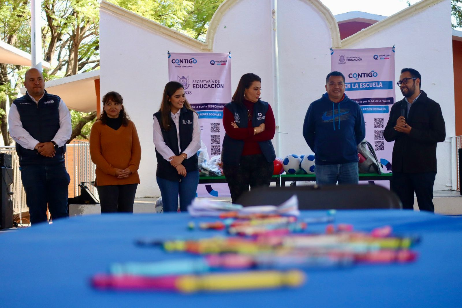 Roberto Cabrera encabeza entrega de alimento y accesorios para perros y gatos
