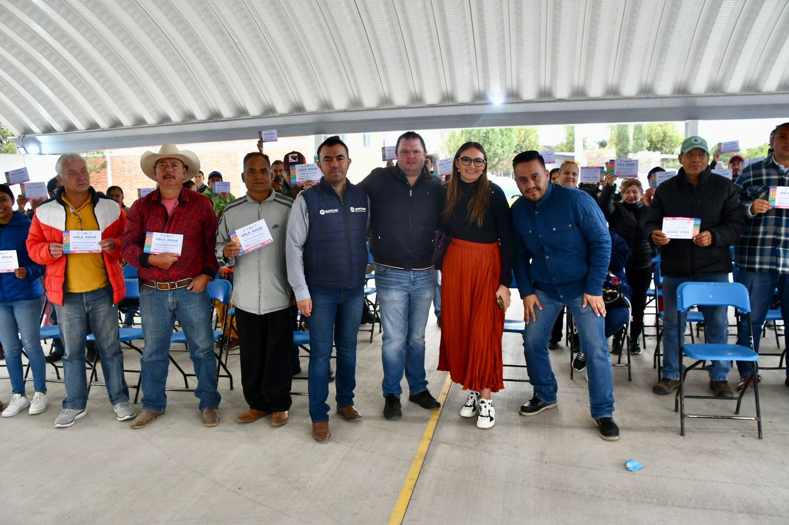 Entregan permisos de tomas de agua domésticas en Ezequiel Montes.