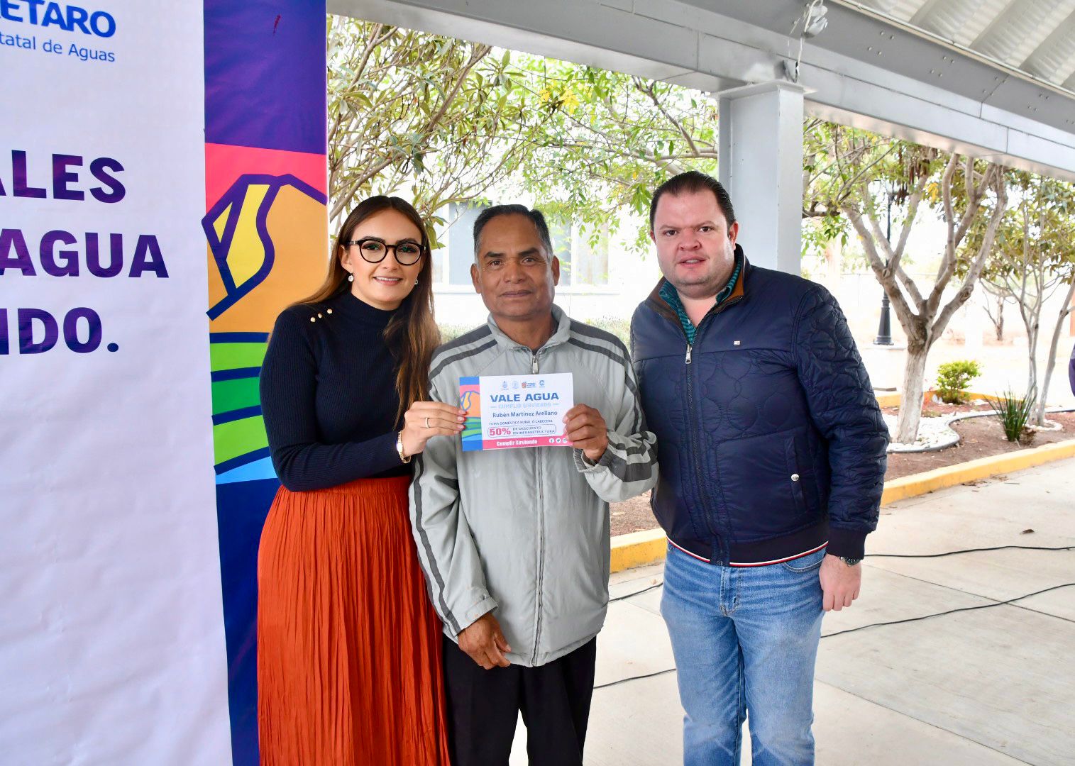 Entregan permisos de tomas de agua domésticas en Ezequiel Montes.