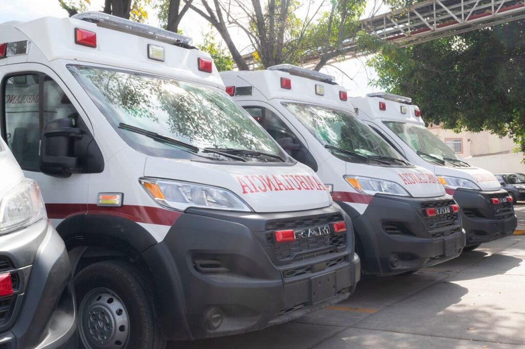 Recibe SESA diez ambulancias de Urgencias Avanzadas de la Beneficencia Pública