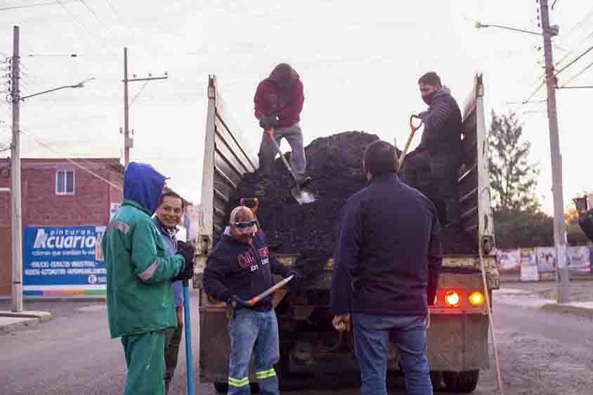 San Juan del Río: Inicia 2024 con Intensa Jornada de Limpieza y Bacheo en Zona Oriente