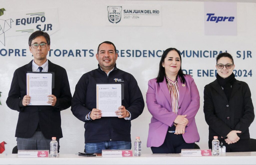 Roberto Cabrera encabeza firma de convenio entre el Instituto Municipal de la Mujer y Topre México