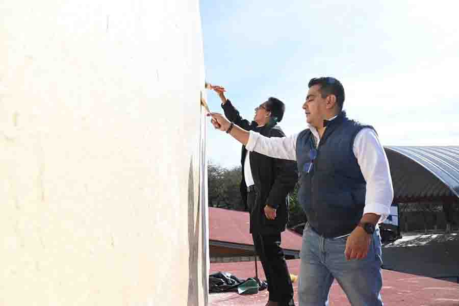 Autoridades entregan mobiliario escolar y rehabilitan instalaciones de primaria de Ezequiel Montes