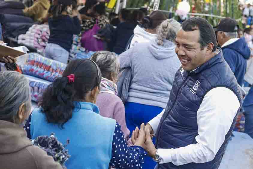 Celebración de Reyes: Alegría, Rosca y Solidaridad en La Valla**