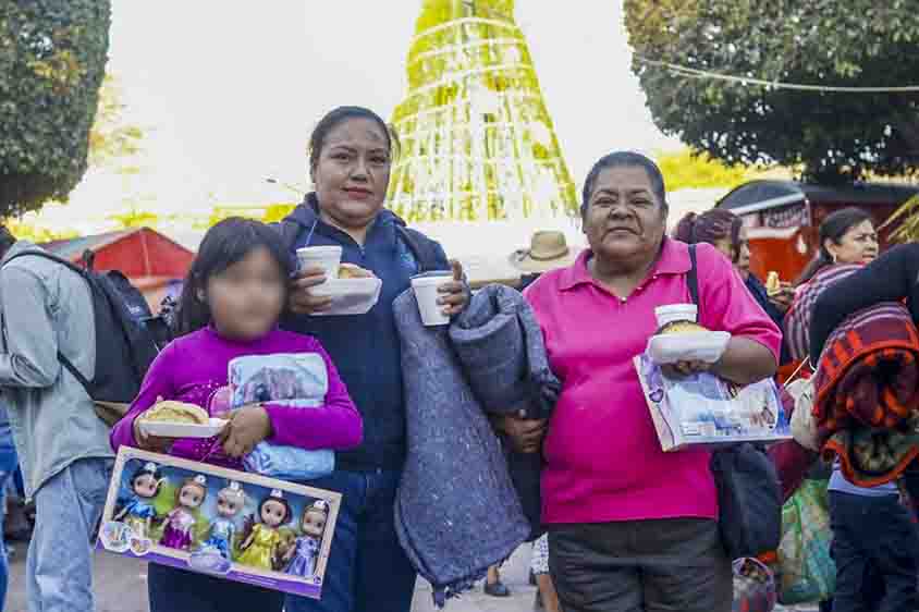 Celebración de Reyes: Alegría, Rosca y Solidaridad en La Valla**