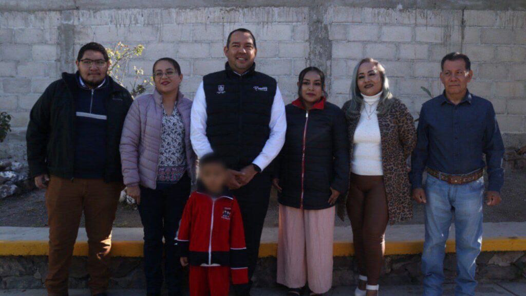 A través de “Mitad Tú, Mitad Yo” entregan barda perimetral a preescolar Manuel Acuña en Palmillas