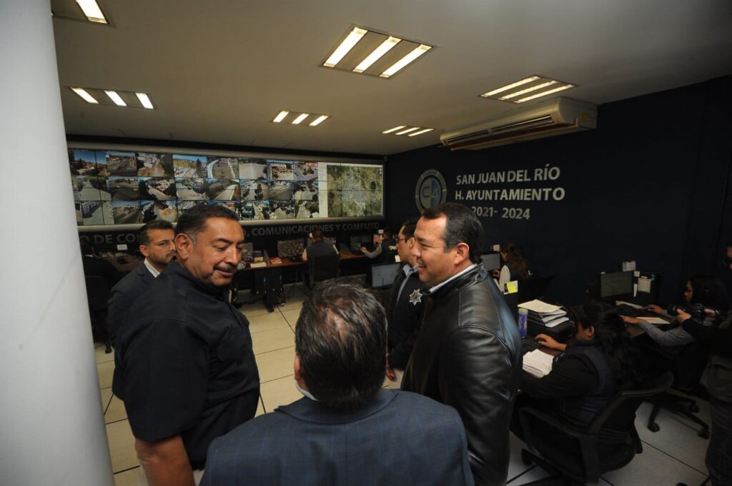 Roberto Cabrera supervisa monitoreo de seguridad que realiza el C4 de San Juan del Río