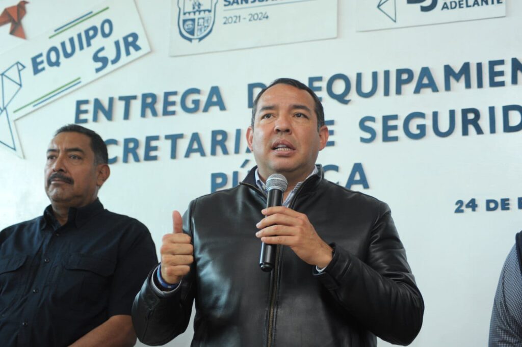 Roberto Cabrera Defiende la seguridad de los sanjuanenses con equipo nuevo para el C4