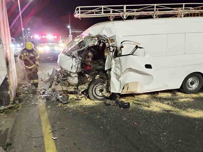 Grave Accidente en el Puente de San Nicolás, Tequisquiapan, Deja a Conductor en Estado Crítico.