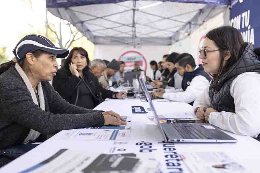 Atiende Gobernador Jornada Aquí Contigo en El Marqués