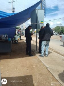 Habitantes de La Esperanza Reportan Inconformidades por Desvío de Transporte de Personal Debido a Obras en Calle Principal