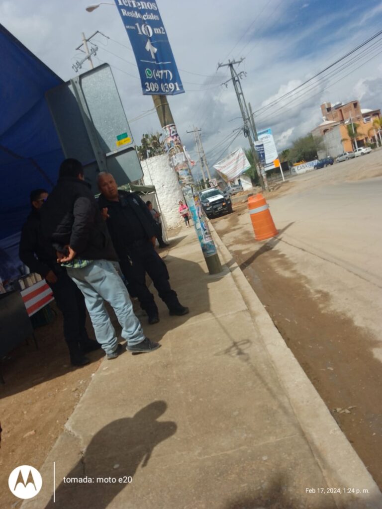 Habitantes de La Esperanza Reportan Inconformidades por Desvío de Transporte de Personal Debido a Obras en Calle Principal