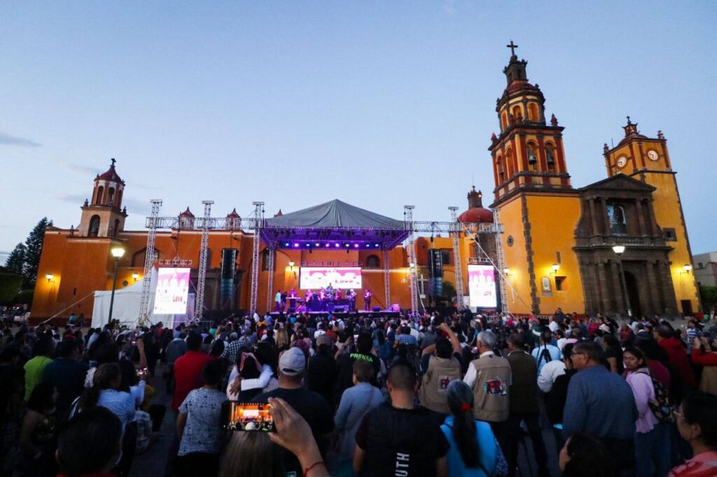 Los Teen Tops y los Rebeldes del Rock celebran mes del Amor y la Amistad en San Juan del Río