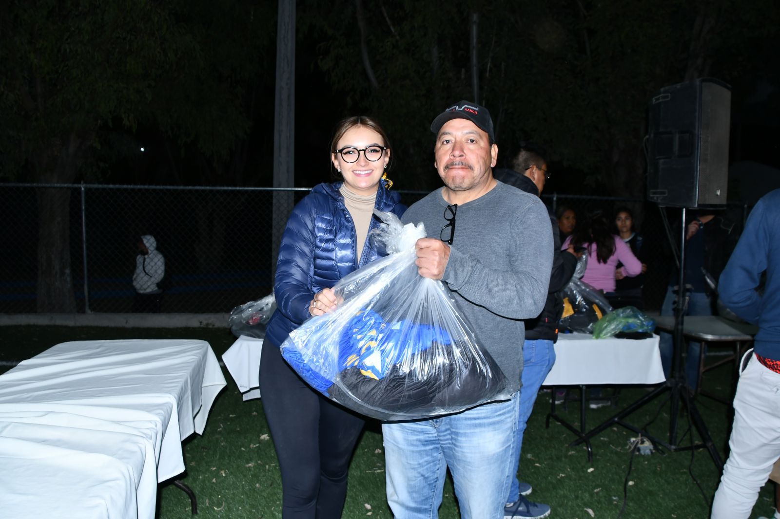 Lupita Pérez entrega 1,500 uniformes deportivos en Ezequiel Montes.