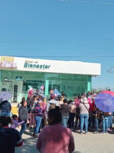 Problemas en el Banco del Bienestar en #Colón afectan a beneficiarios de becas