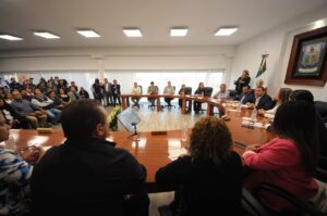 Ayuntamiento de San Juan del Río autoriza licencia temporal para Roberto Cabrera