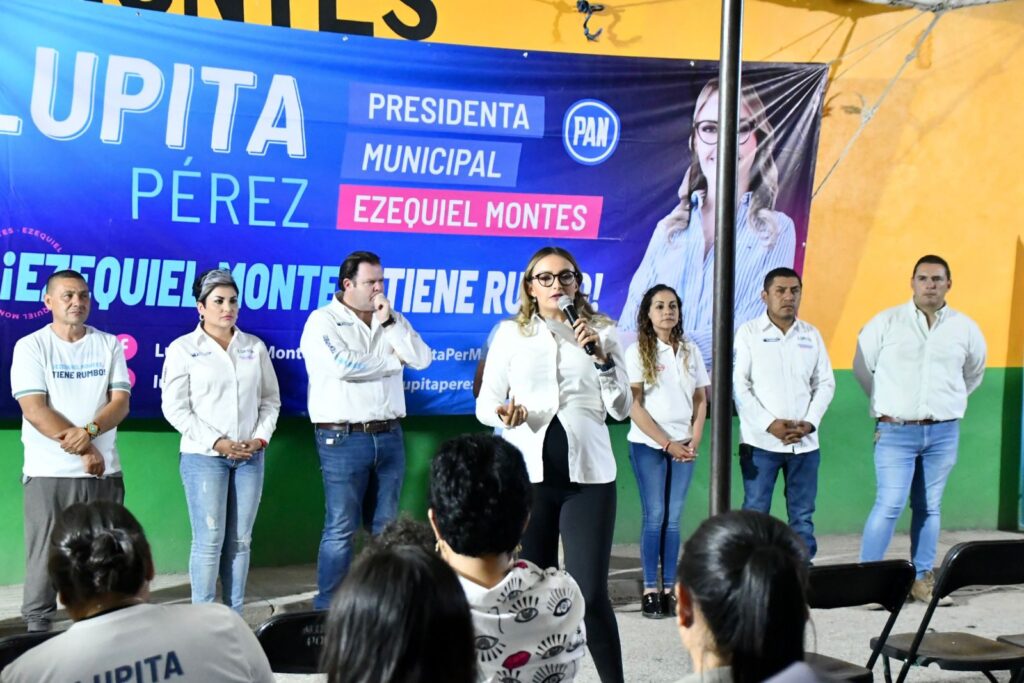 Lupita Pérez realiza recorrido por distintas localidades de su municipio.