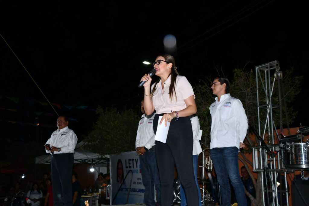 Lupita Pérez afirmó sus compromisos de campaña en La Laguna.