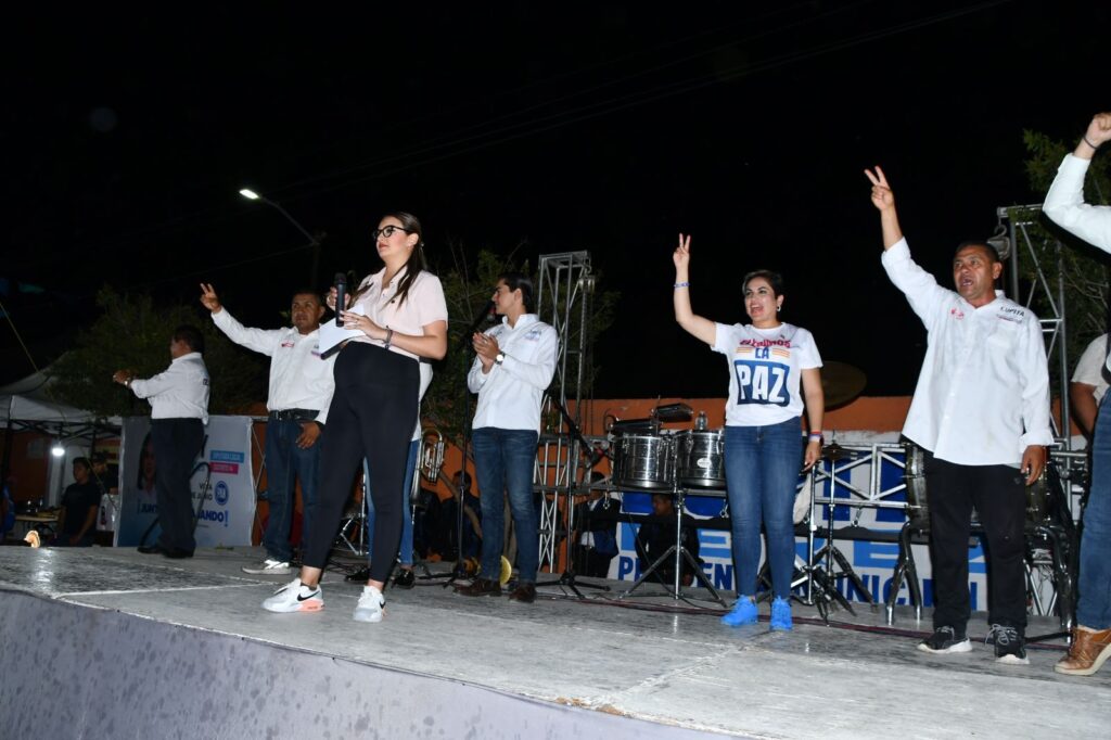 Lupita Pérez afirmó sus compromisos de campaña en La Laguna.