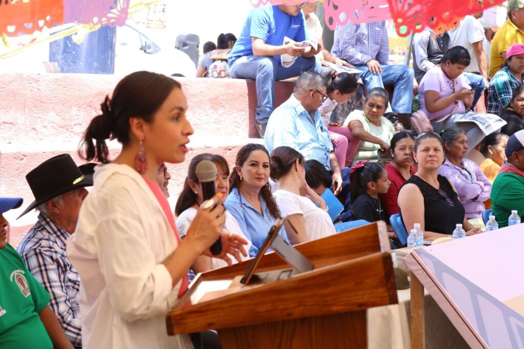 La presidenta interina de Ezequiel Montes, asistió a la presentación del Plan de Salvaguardia.
