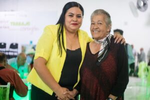 Presidenta municipal de San Juan del Río se reúne con exmaestras y exmaestros