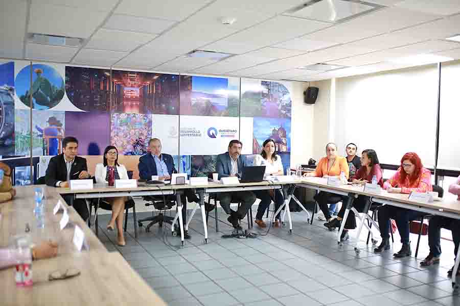Sesiona Consejo Administrativo del ANP Peña de Bernal