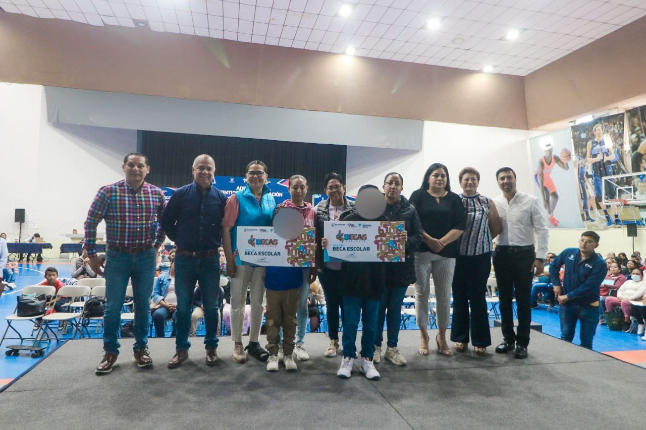 Con 60 mdp en recursos y 20 mil beneficiarios, Gobierno de Roberto Cabrera concluye entrega de apoyos del “Programa Becas Adelante”