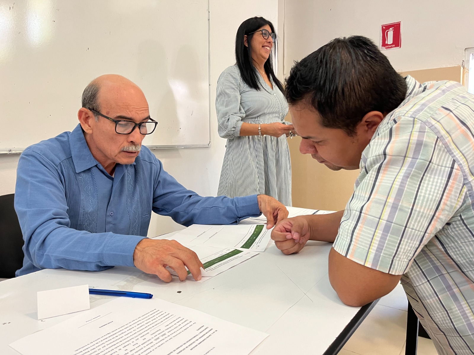 Asigna CECyTEQ paquetes de horas a docentes