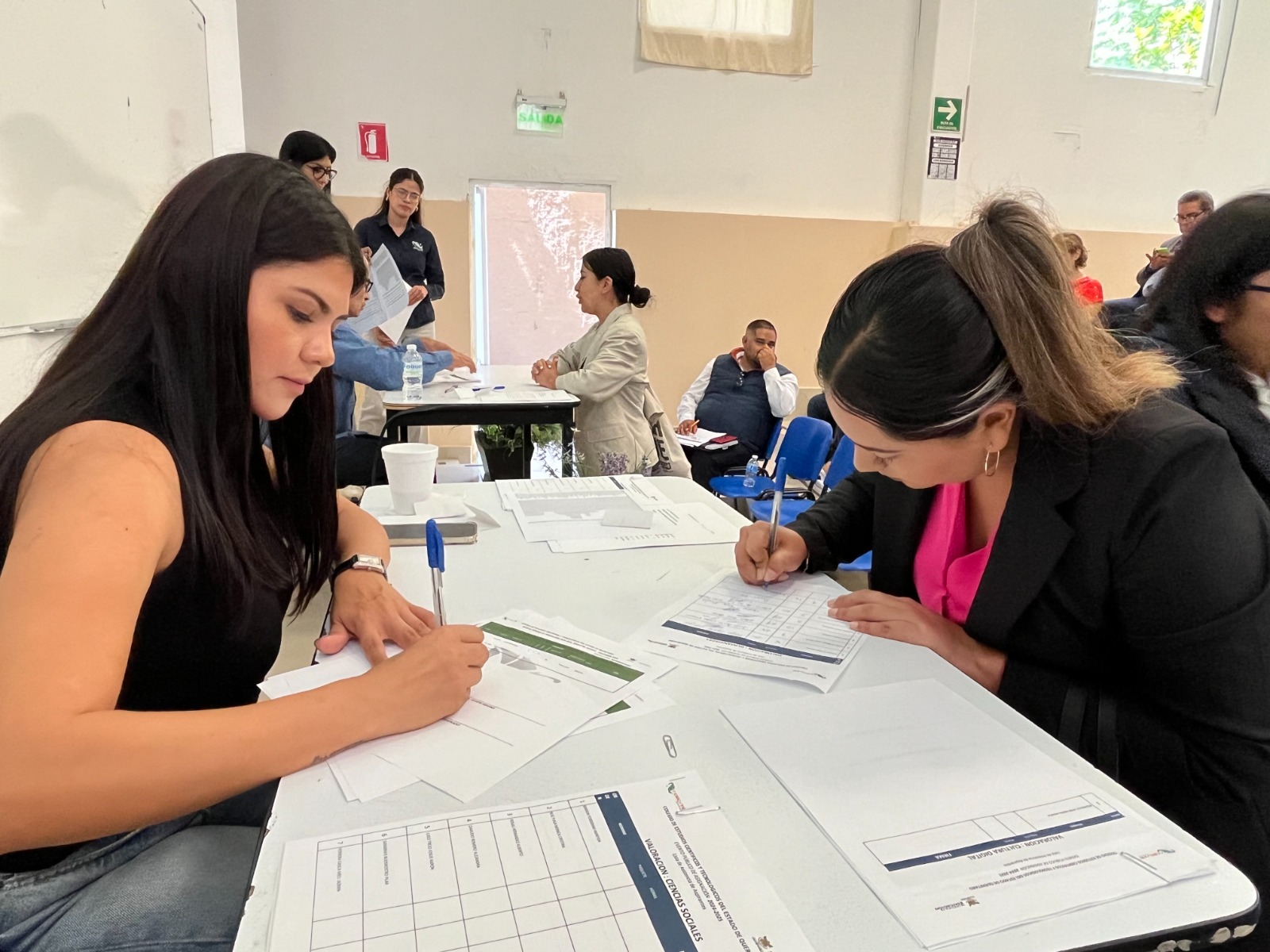Asigna CECyTEQ paquetes de horas a docentes