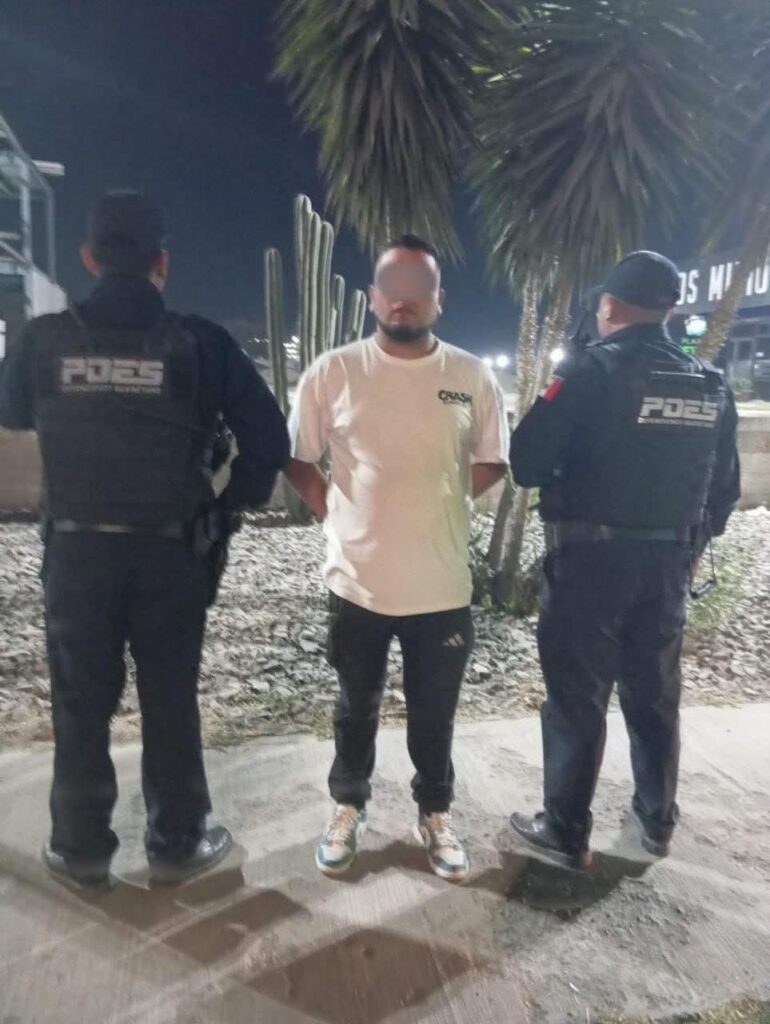 Aseguran tractocamión robado en operativo en Colón; conductor detenido